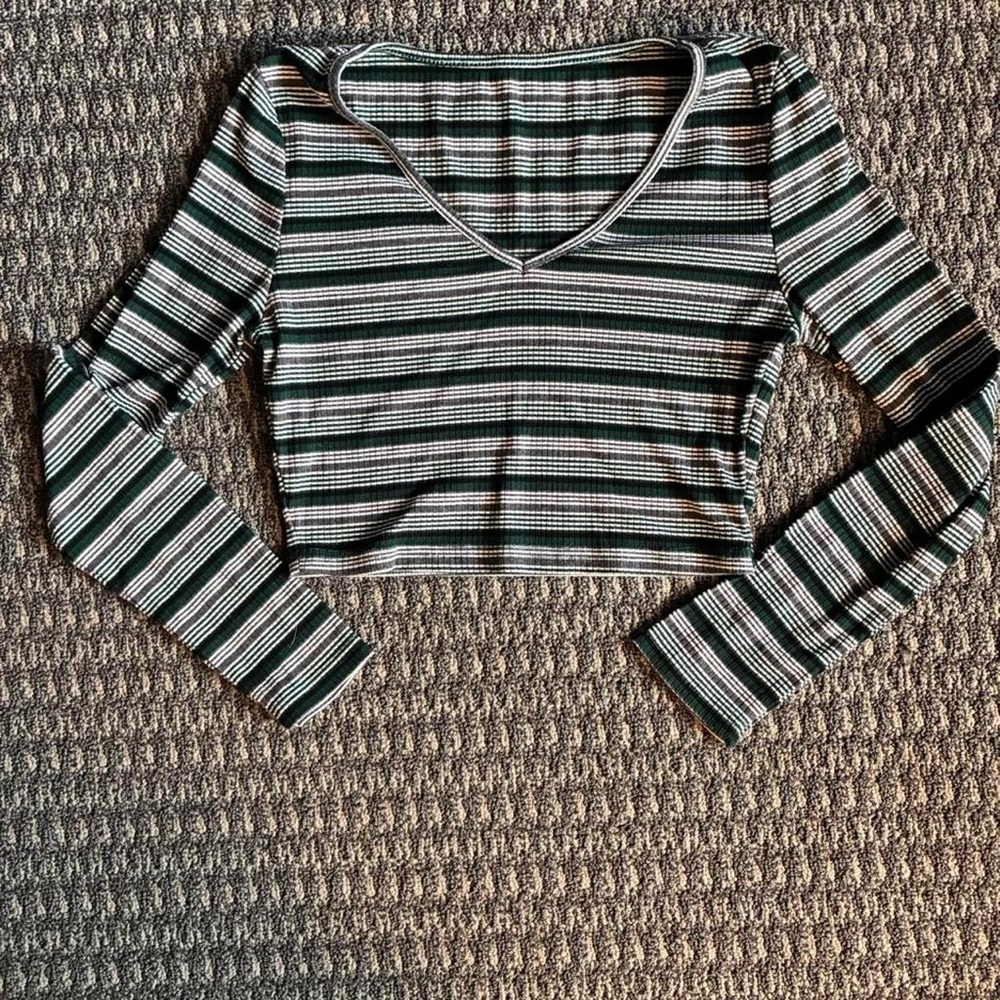 SHEIN Green & White Striped V-Neck Long Sleeve Crop Top